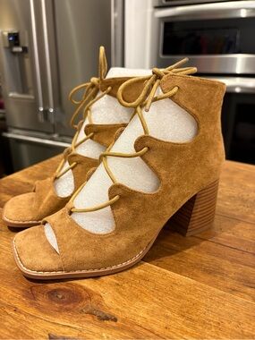 Wally by Corky’s Women’s Lace-Up Suede Block Heel Shoes